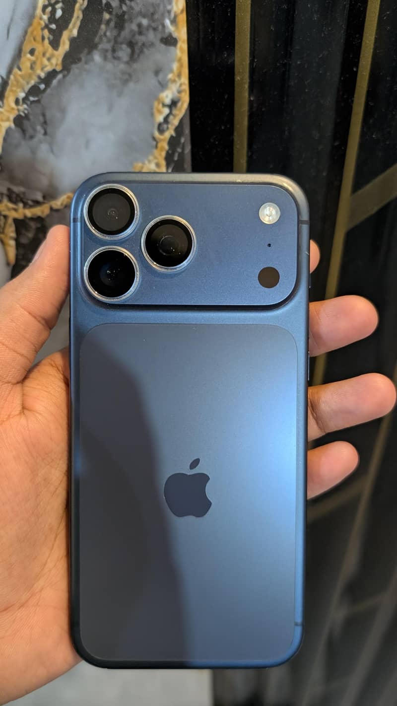 iphone 17 pro max 1