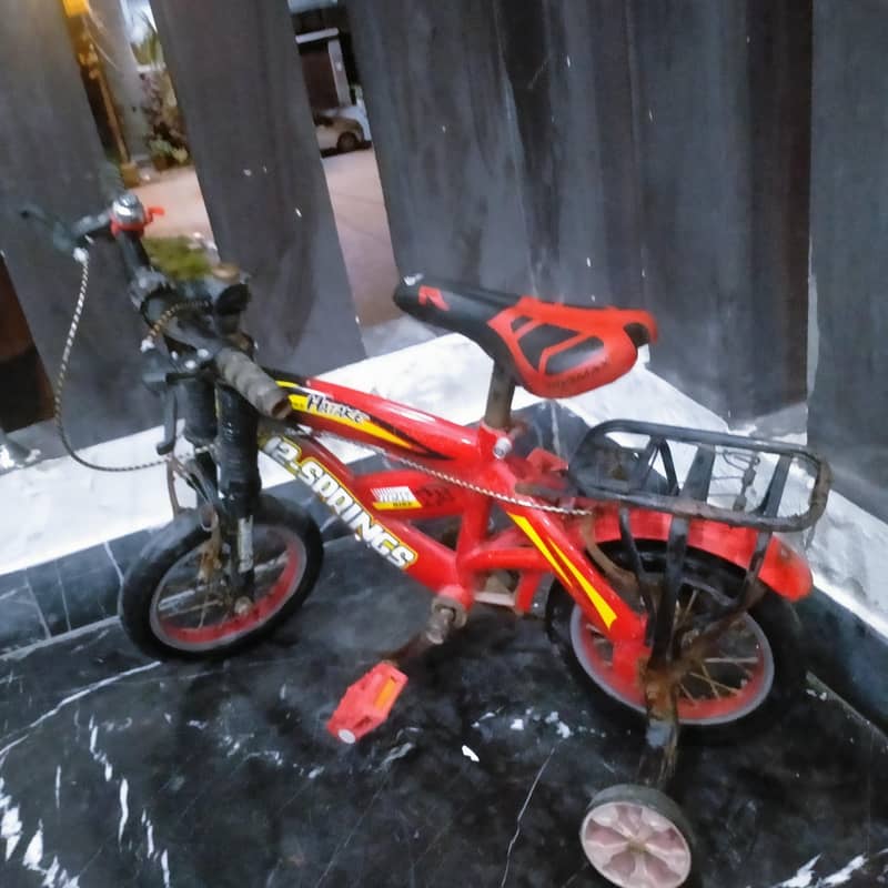 A red cycle 2