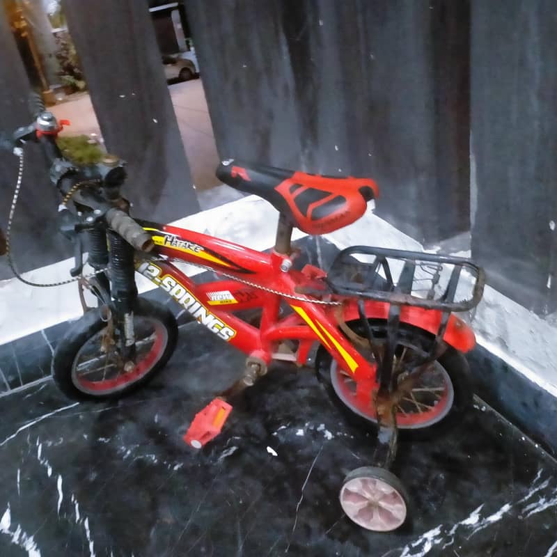 A red cycle 3