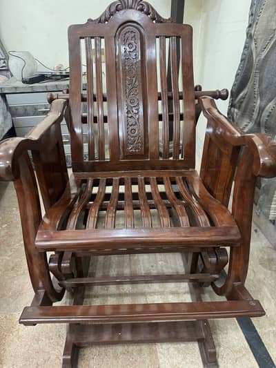 Wooden relaxing chair