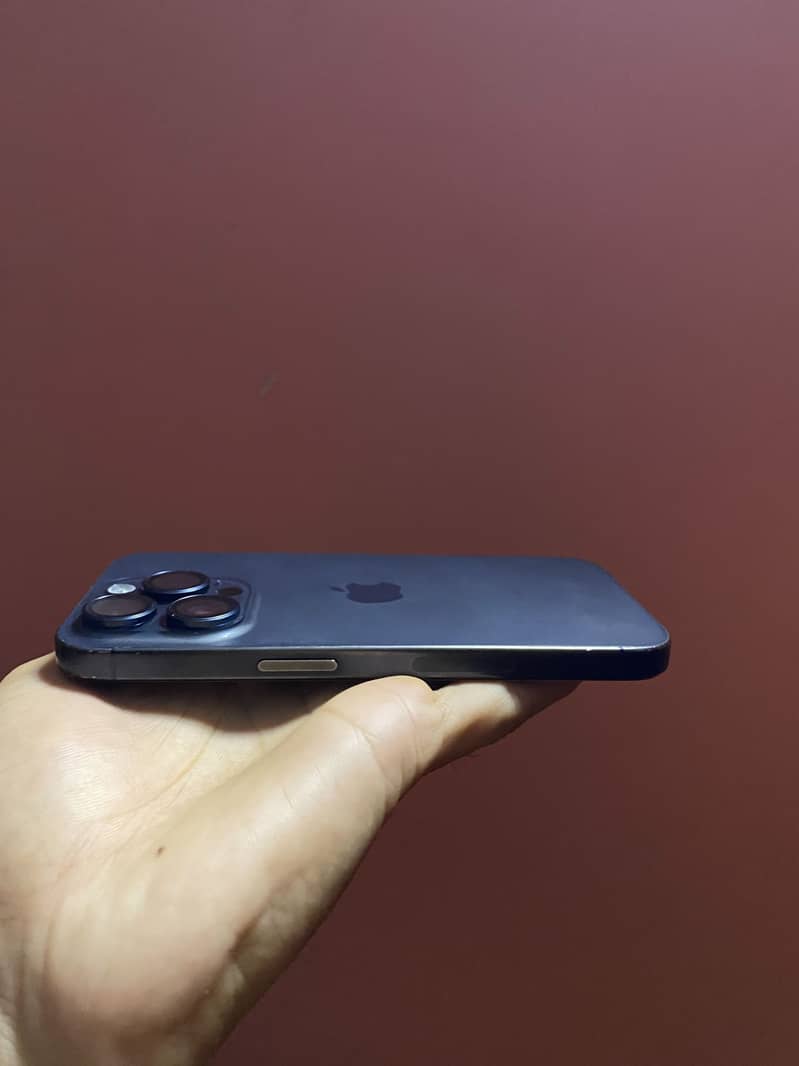 iPhone 15 pro 3