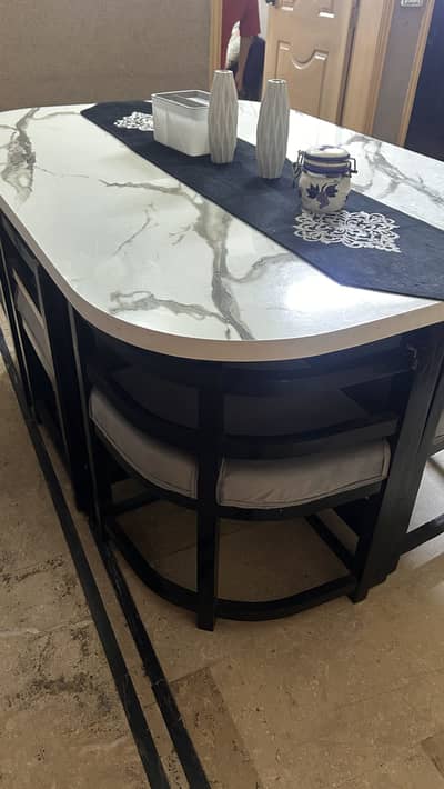 Dining table | 6 seater table