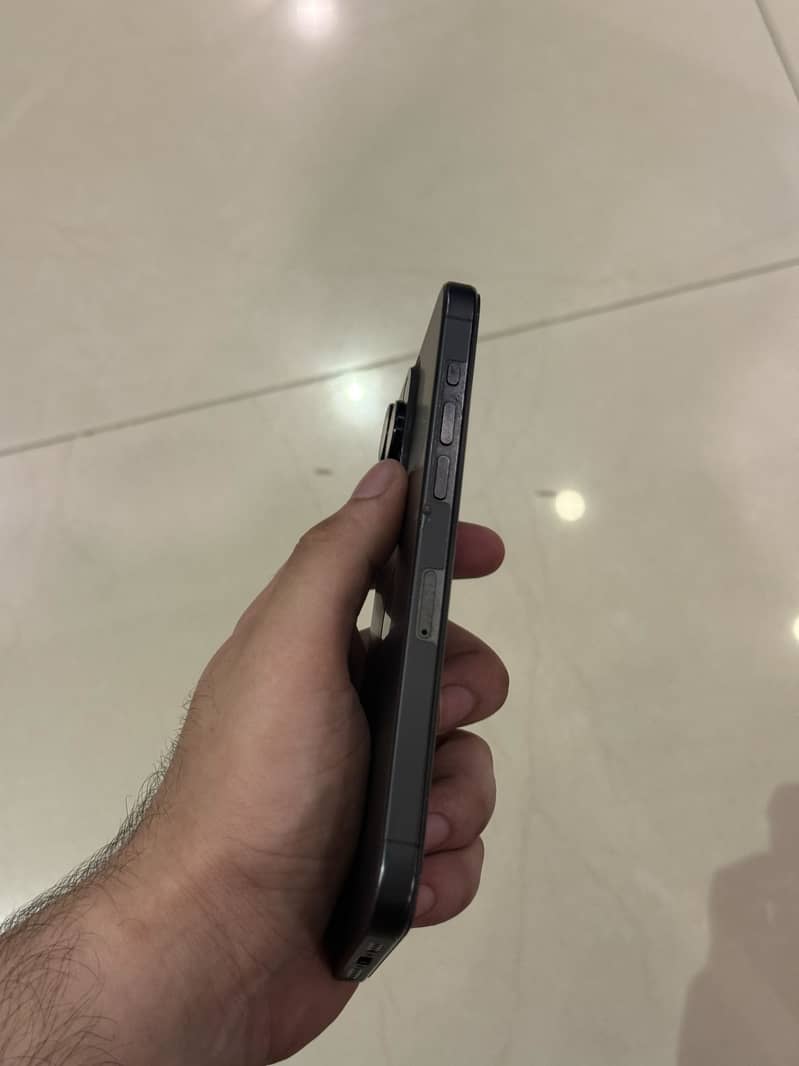 Iphone 15 pro max 3