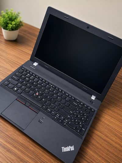 Lenovo Thinkpad i3 6th Gen Ram 8 SSD 128