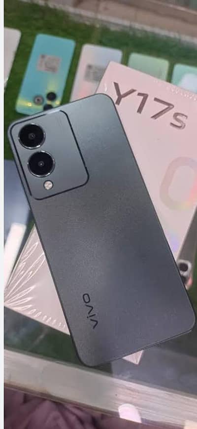 vivoy17s mobile 10 by 10 condition  Box charger k sath