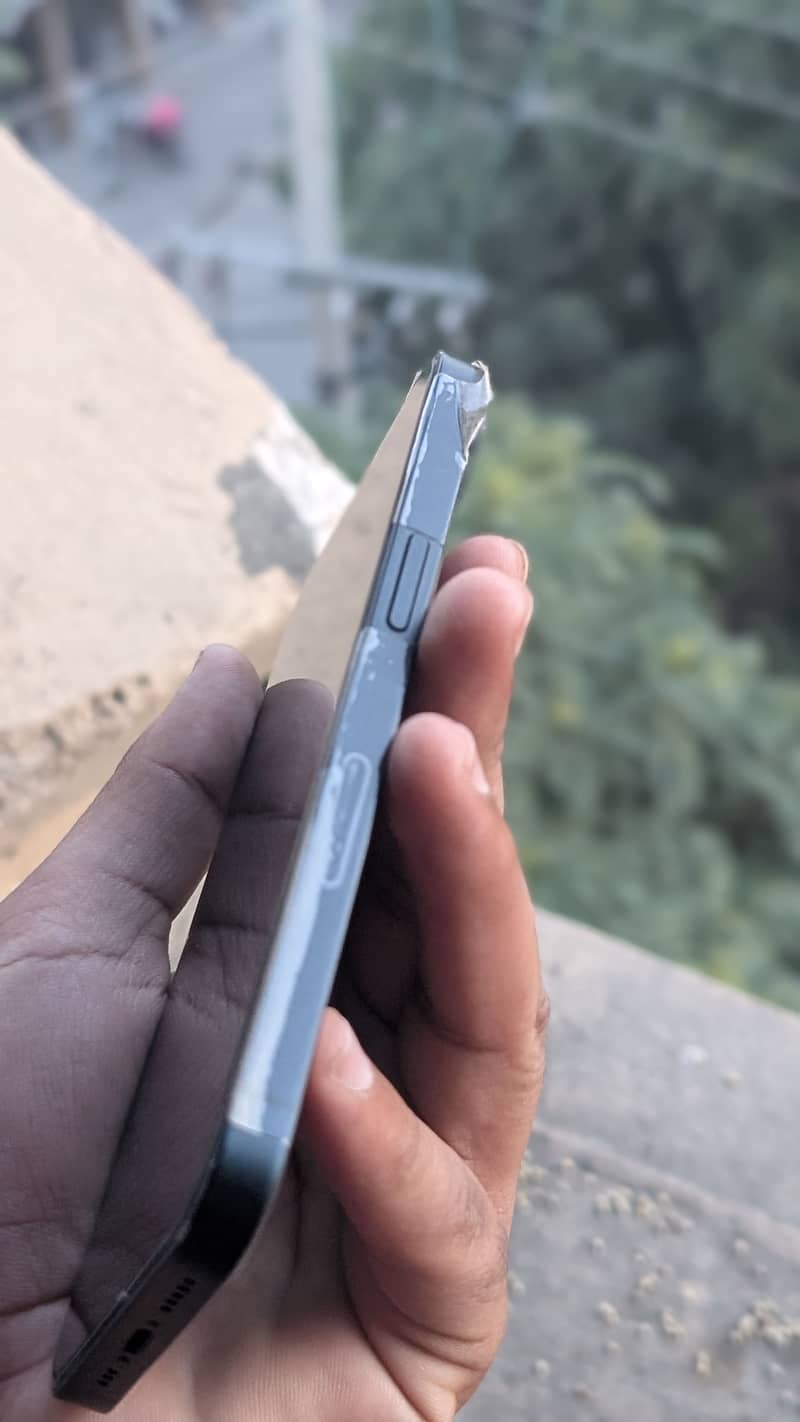 iPhone 13 2