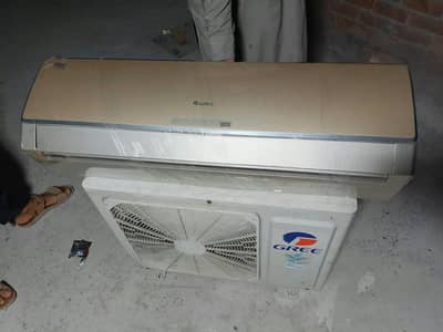 DC inverter for sale jenmon 1.5 tan. 03285952393