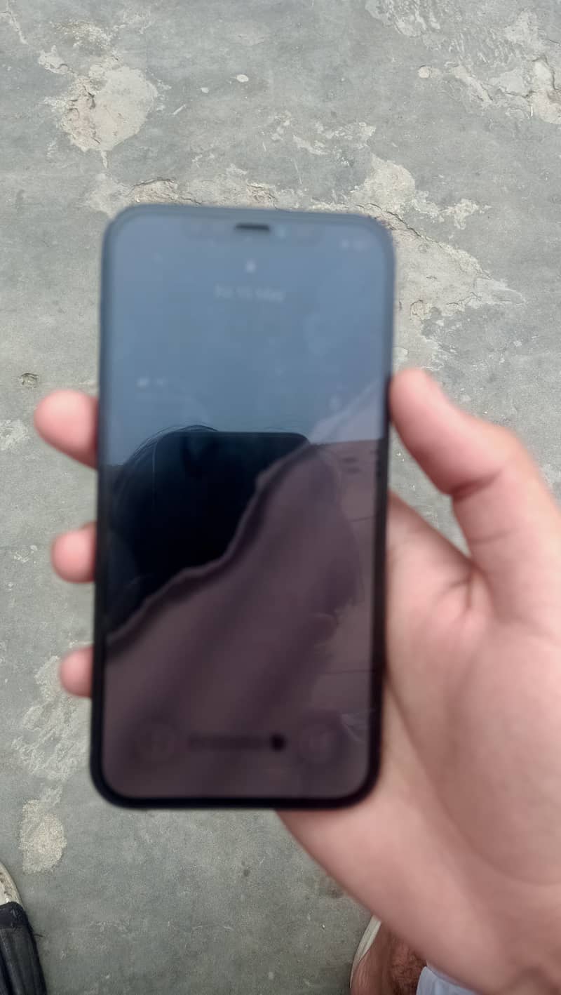 iPhone 12 4