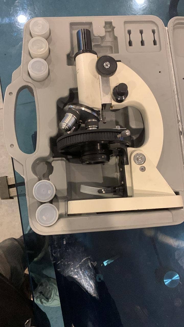 microscop 0