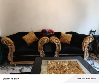 7 seater sofa BLACK AND GOLD very good condition just like brand new