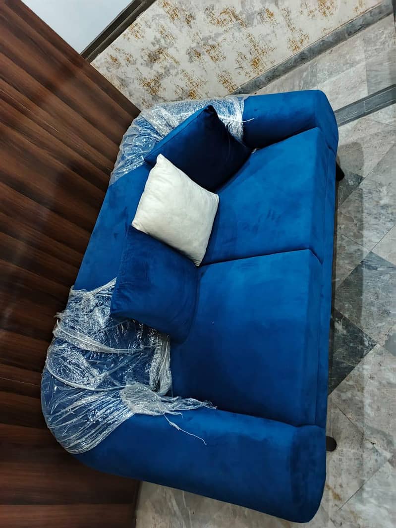 Premium Quality Sofas in Excellent Condition 3