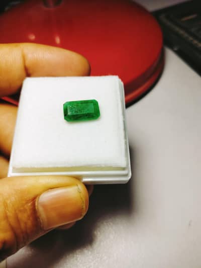 beautiful natural sawat emerald available