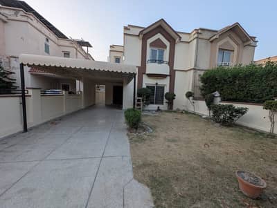 10 Marla House For Sale in Lake City Lahore