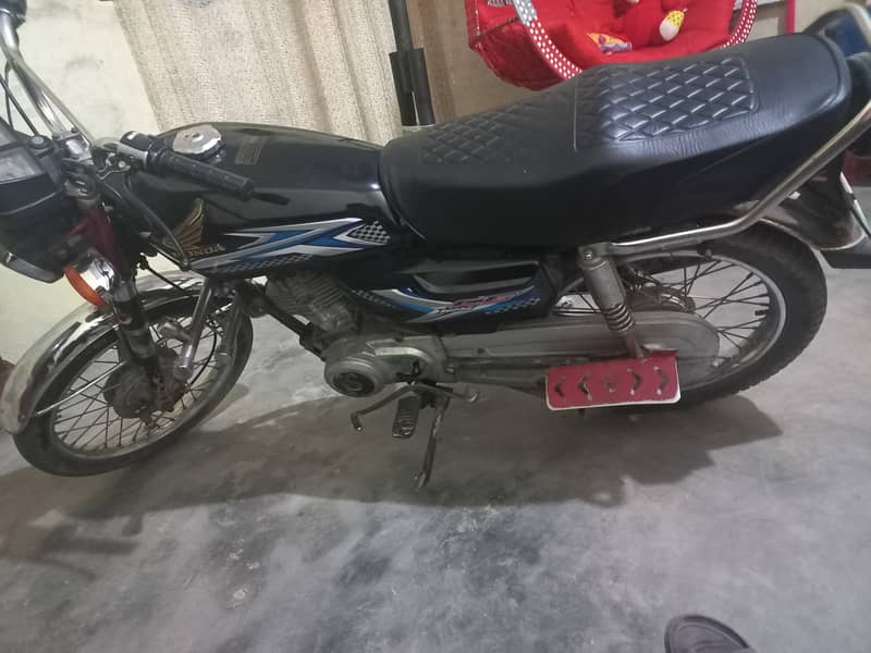 125 ماڈل 2011 0