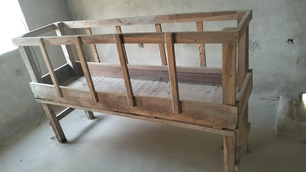 KHURLI - Wooden Cow Goat
