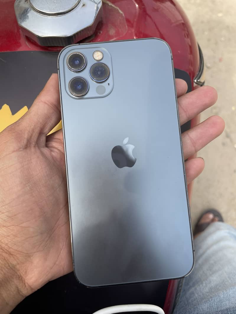 iPhone 0