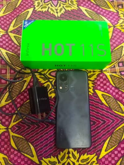infinix hot 11S with box charge 4+2 128 only panal change ha bss