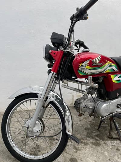 Honda 70 motorcycle 2023 model good condition available in low price