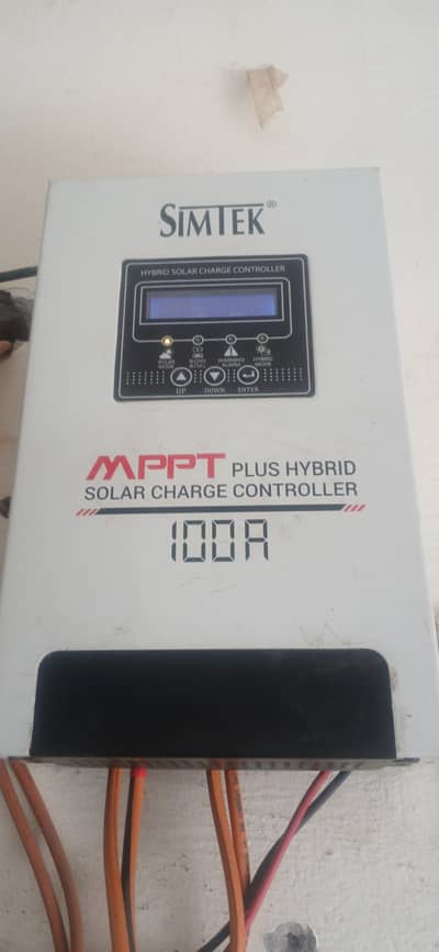 Simtek 100 AM MPPT Charge Controller