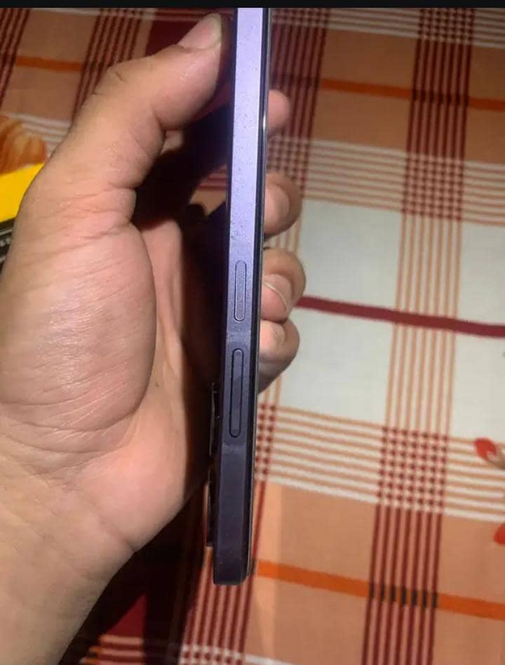 RealMe Note 60 4
