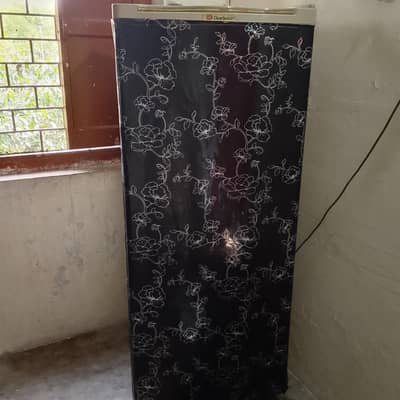 Dawlance fridge for sale arjent  100%. . working condation