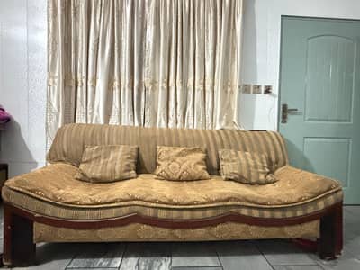 Two 6 seater Sofa sets For Sale in Jandanwala, Kharian