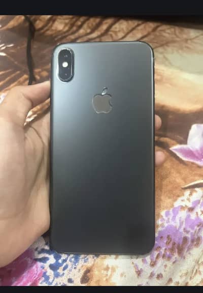 Iphone xs max black colour jv condition 10/8 screen par crack