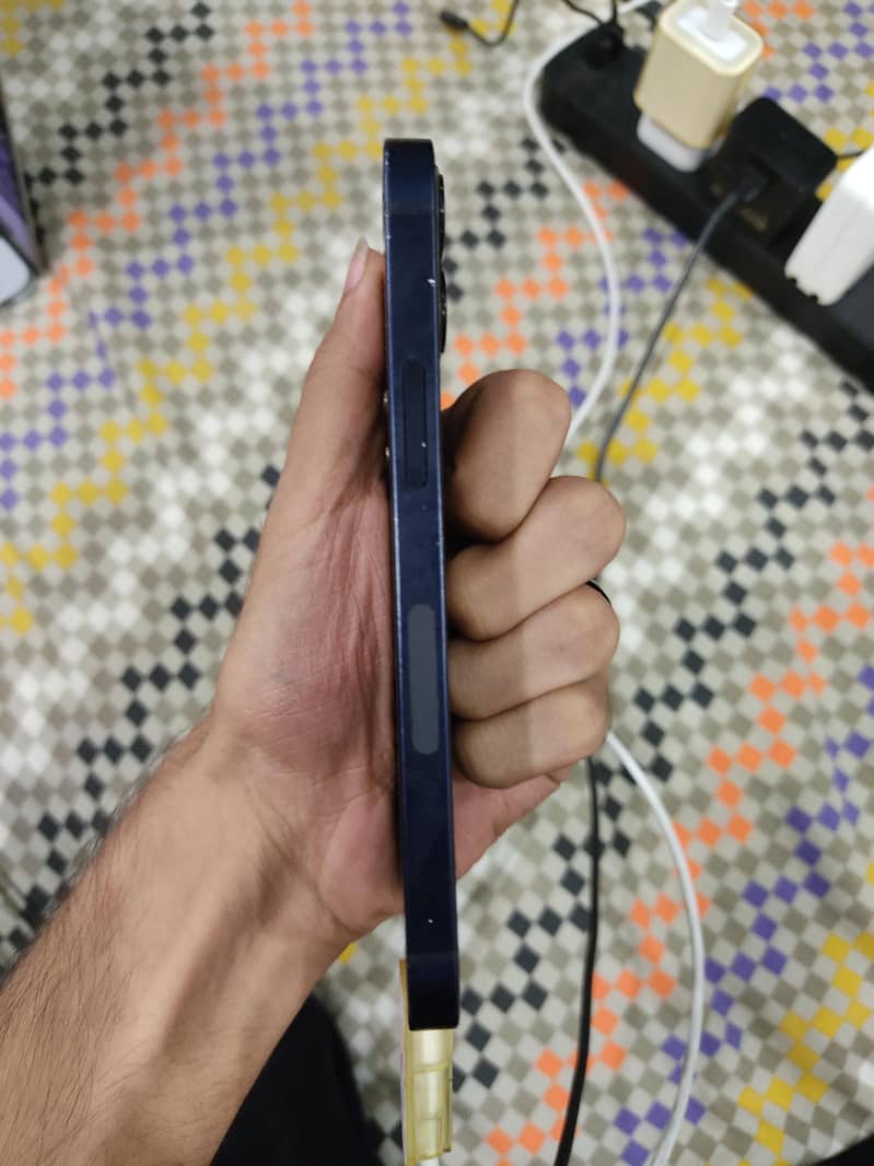 iPhone 12 Mini 2