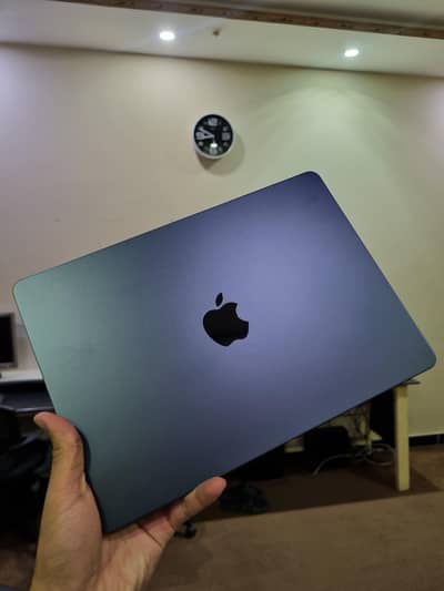 Macbook Air M3 8gb/256gb