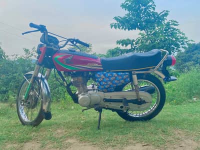 Honda 125 model 2013 Bio matric on the spot all Punjab   03270344219
