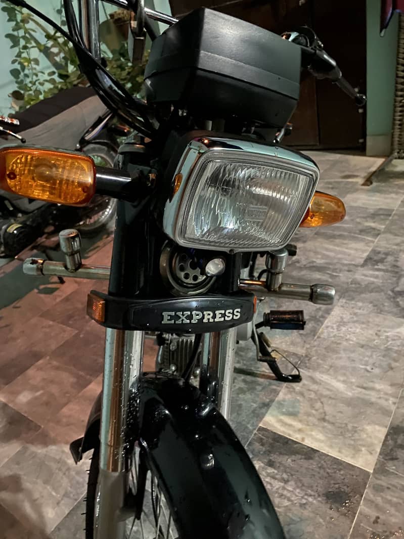 EXPRESS 2025 model 1