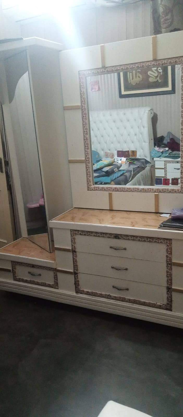 Double mirror dressing table 0