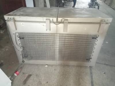 Deep freezer
