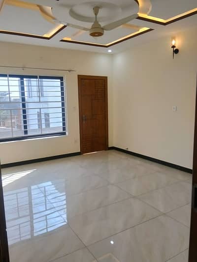 In Gulberg Residencia Upper Portion For Rent Sized 7Marla