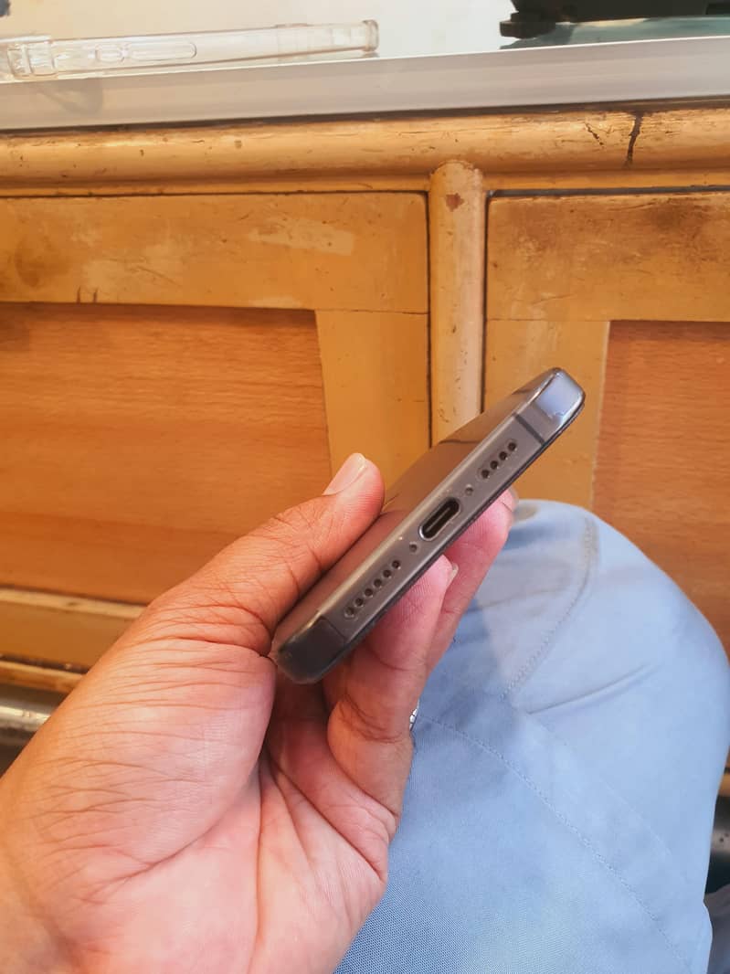 Iphone 15 pro max 3