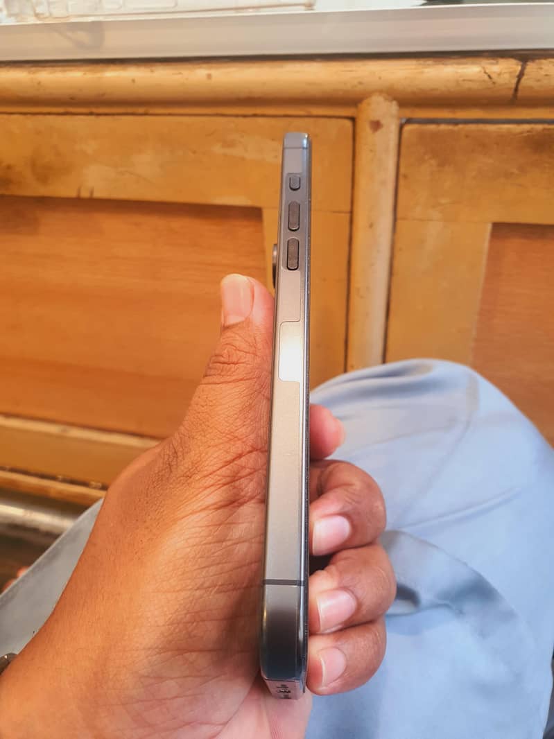 Iphone 15 pro max 5