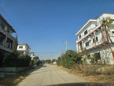 8 Marla Plot On 70 Feet Road At Very Attractive Location For Sale