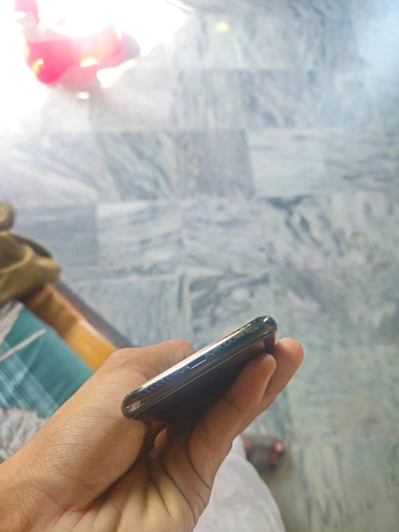 Apple iPhone 11 Pro 2