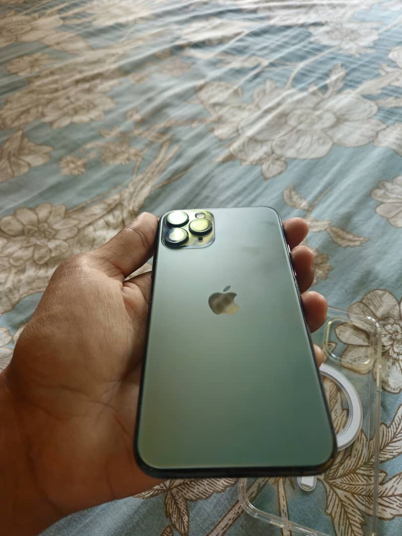Apple iPhone 11 Pro 4