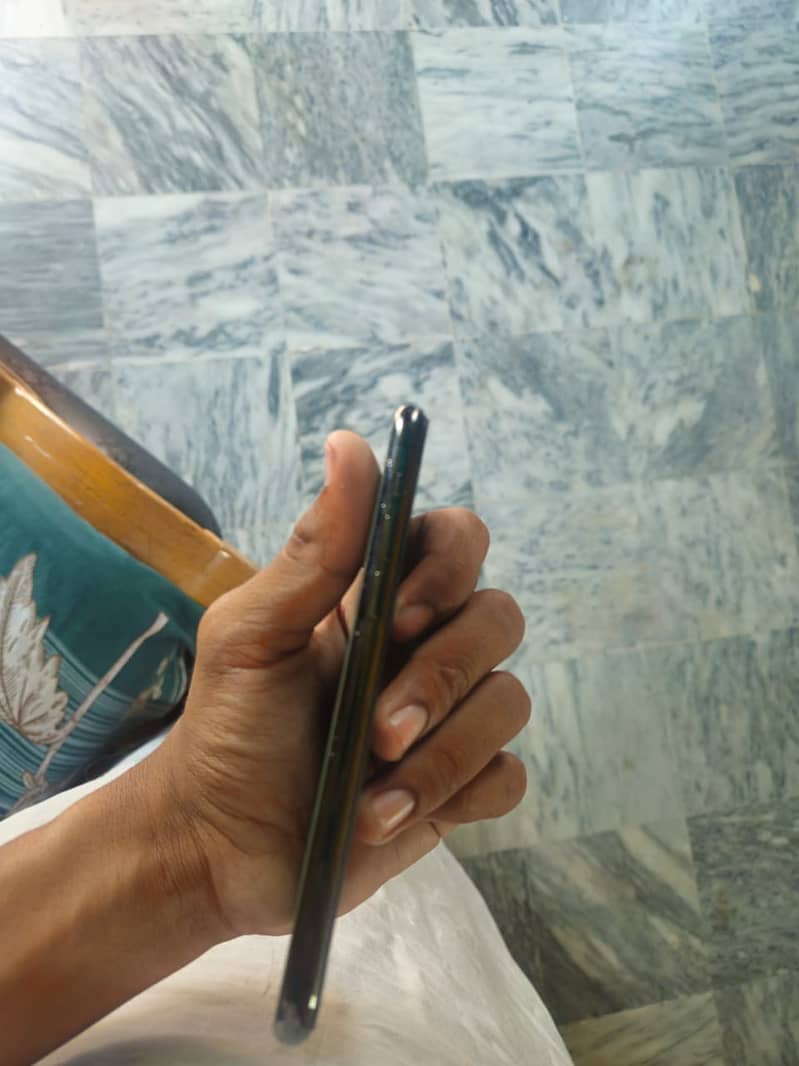 Apple iPhone 11 Pro 6