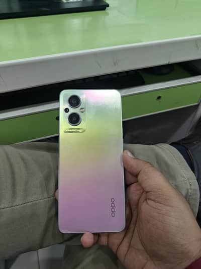 ​OPPO F21 Pro 5G (8GB + 4GB RAM / 128GB ROM)