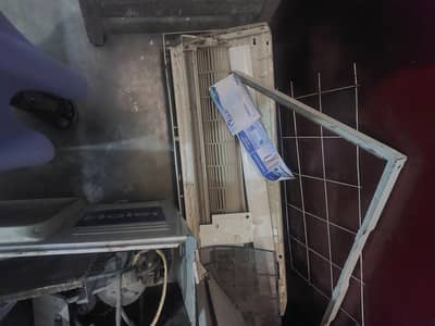 1Ton Haier AC Urgent Sale