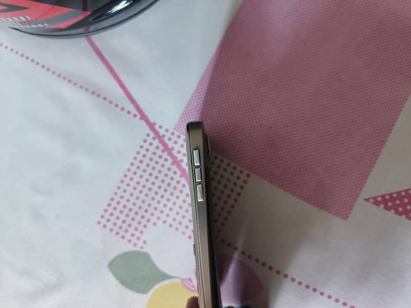 Nokia E72 1