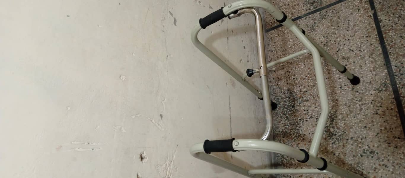 foldable walking stand 3