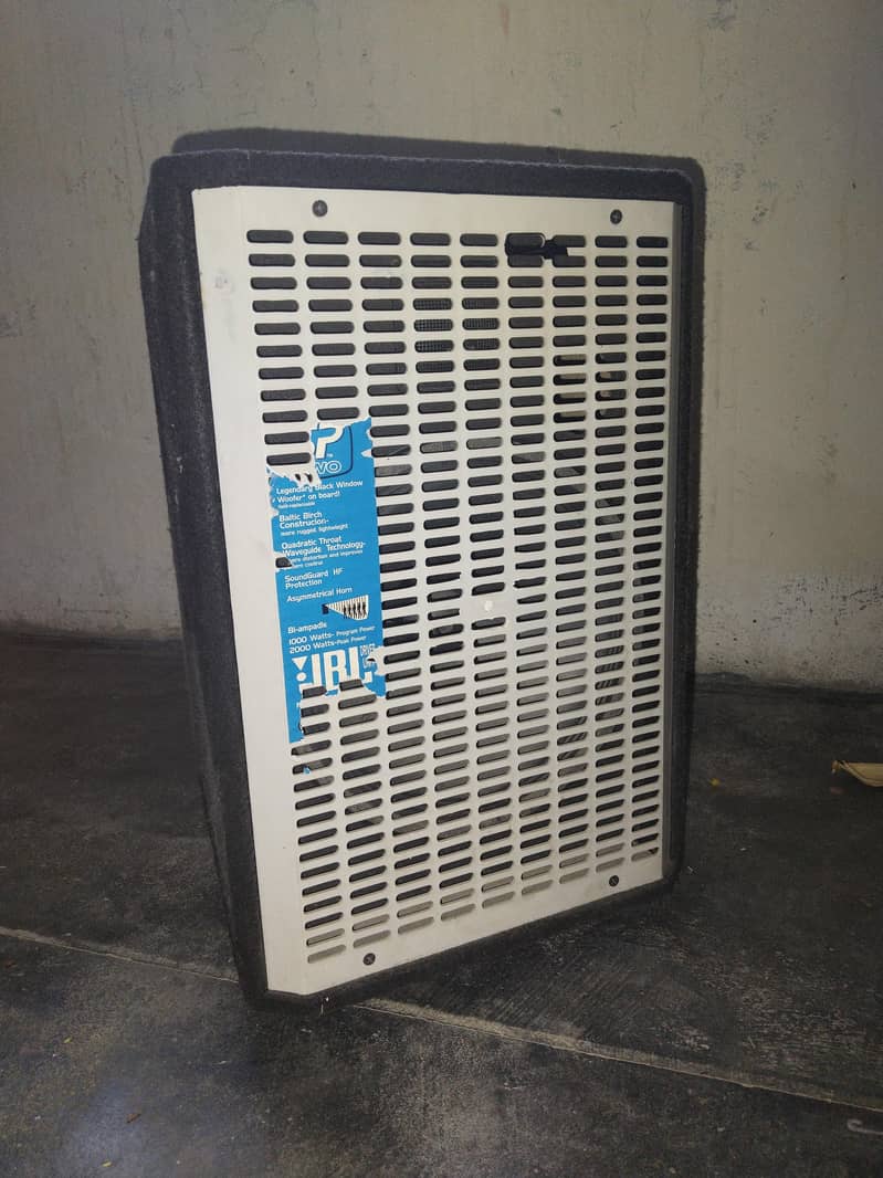 JBL speaker 1
