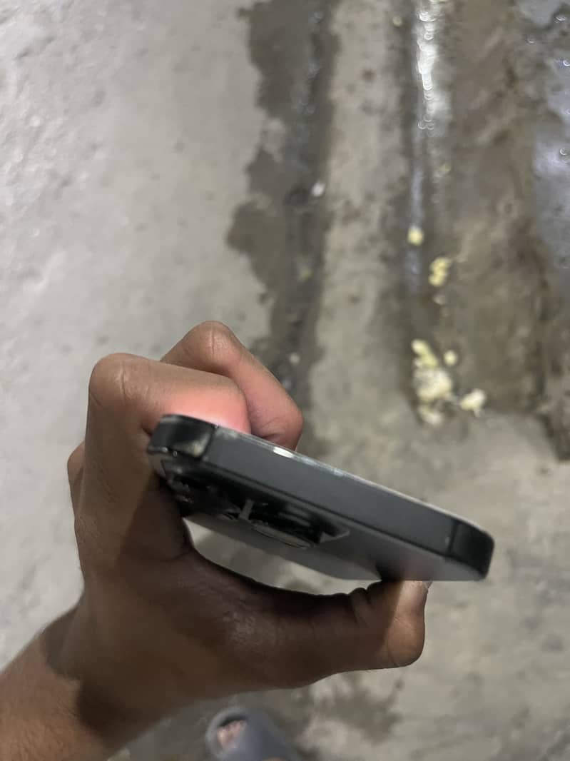 IPhone 14 Pro 4