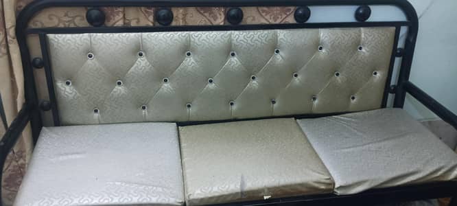 5 seater iron sofa set emwith glass table