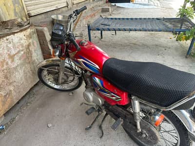 Honda 125 Red clr 2022 Model