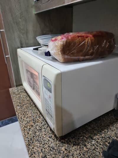 30 litter Dawlance microwave oven
