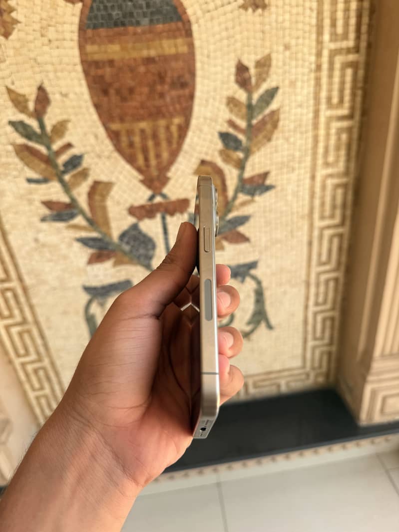Iphone 15 pro 4